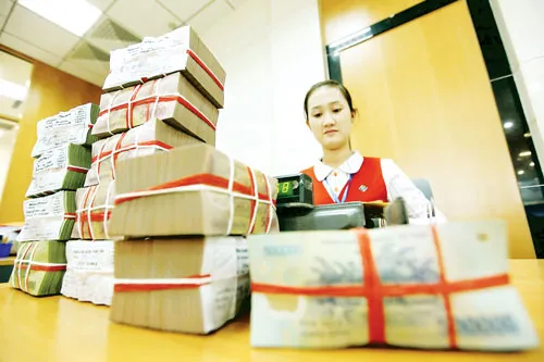 Việc cung ứng tiền luôn có ý nghĩa quan trọng chi phối đối với toàn bộ hệ thống lãi suất. Ảnh: LÃ ANH Việc cung ứng tiền luôn có ý nghĩa quan trọng chi phối đối với toàn bộ hệ thống lãi suất. Ảnh: LÃ ANH